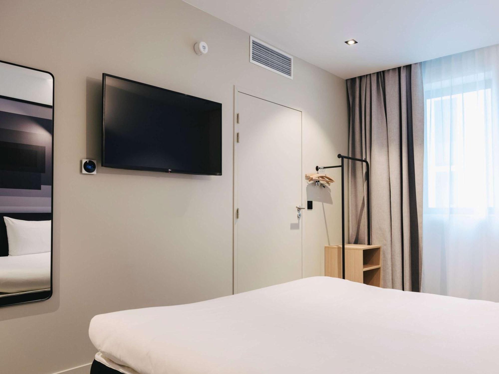 Ibis Rouen Centre Rive Droite Pasteur Hotel Exterior photo